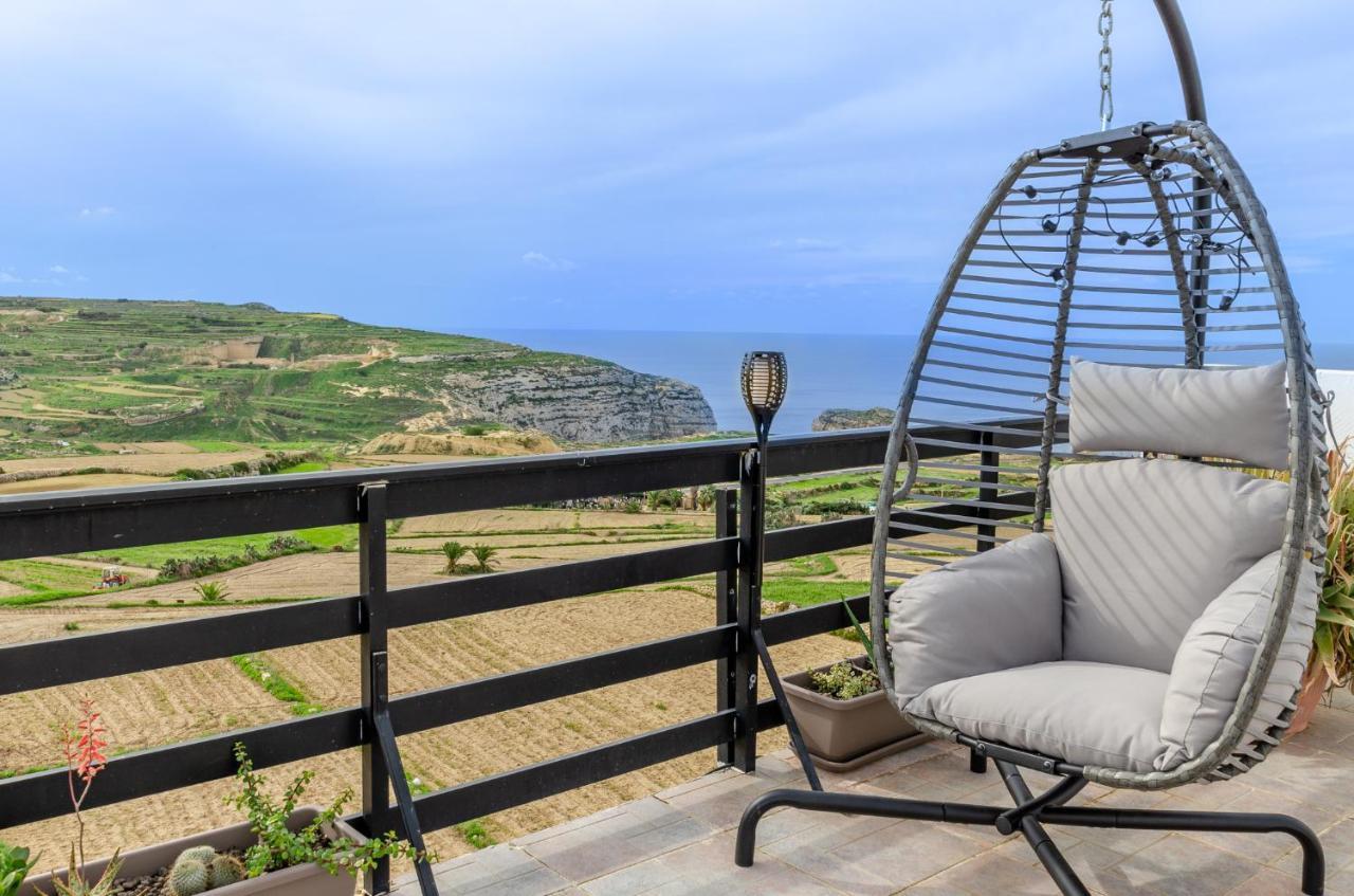 Hot Tub & Sea Views @ 3br Apt W/incredible Terrace San Lawrenz